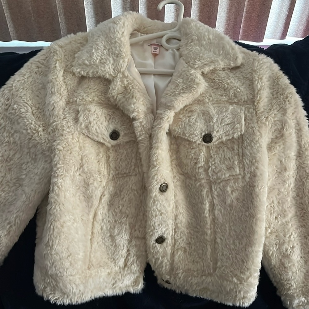 Crop white jacket